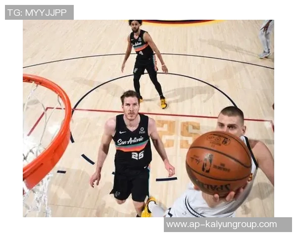 狄龙生强势反击小波特上演精彩双手暴扣展现老将风采